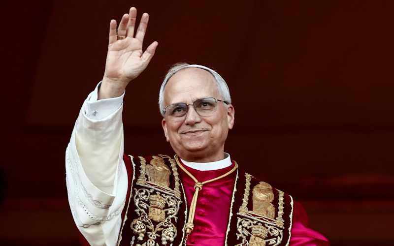 “Hoje, muitos jovens tratam o celular como se fosse uma droga.” diz Papa Leão XIV.