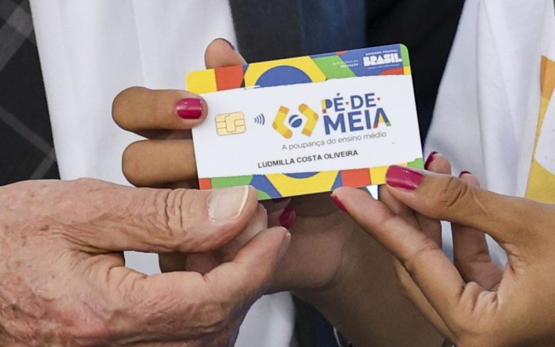 Escândalo no pé-de-meia: mais de 2 mil mortos teriam recebido benefício, diz TCU
