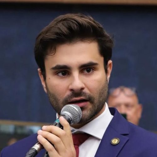 Sobrinho de Dilma pede prisão de Flávio Bolsonaro após fala polêmica: “Bandido”