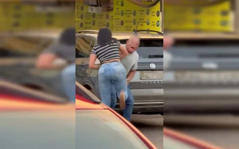 Mulher perde o controle ao descobrir suposta traição e espanca policial penal na rua