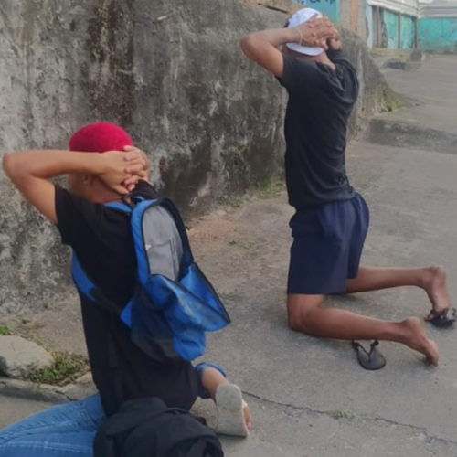 4º BPM captura dupla armada e recupera celulares roubados no Pinheiro