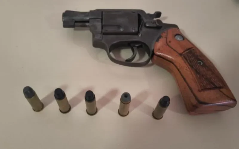Três homens são presos com armas de fogo no Benedito Bentes