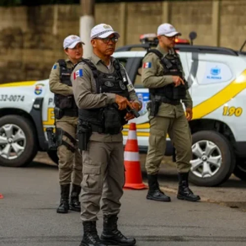 Motorista embriagado provoca acidentes e ameaça policiais em Maceió