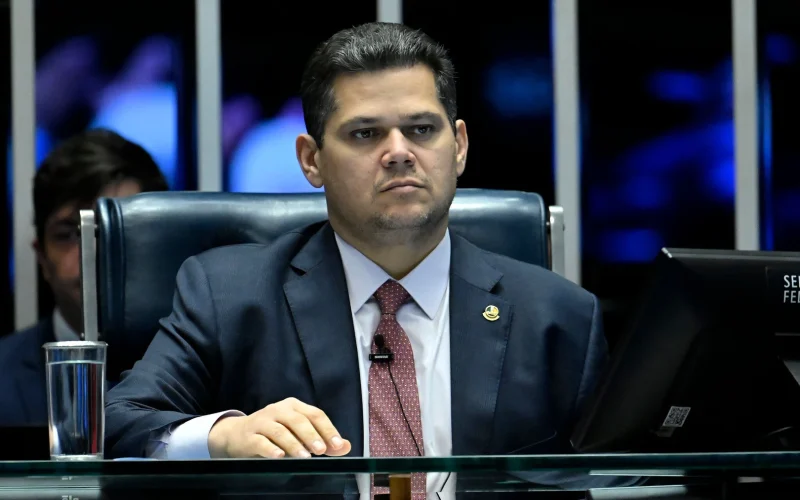 Alcolumbre reage à demora do governo e cobra envio de indicação de Messias ao STF