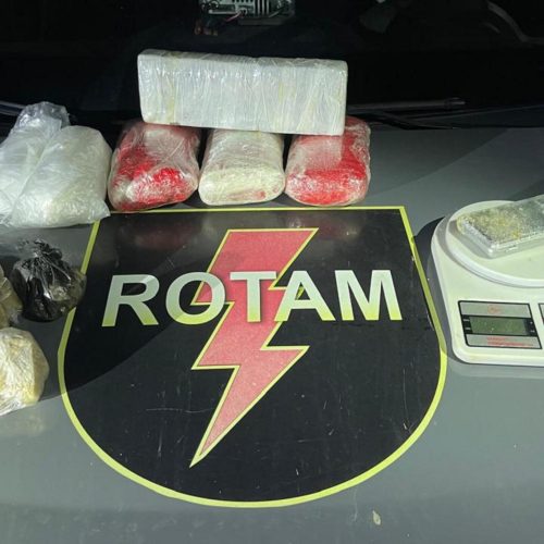 Força Tática do 1º BPM prende dois indivíduos por tráfico de drogas no Conjunto Mutirão 2