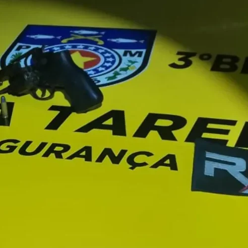 Polícia flagra homem armado durante evento de carnaval em Taquarana