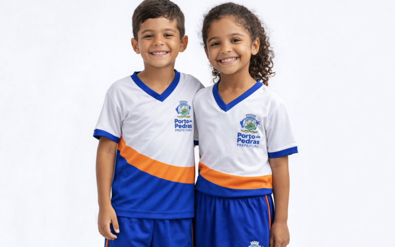 Prefeito Allan de Jesus entrega fardamento escolar para os estudantes nesta segunda-feira (23)