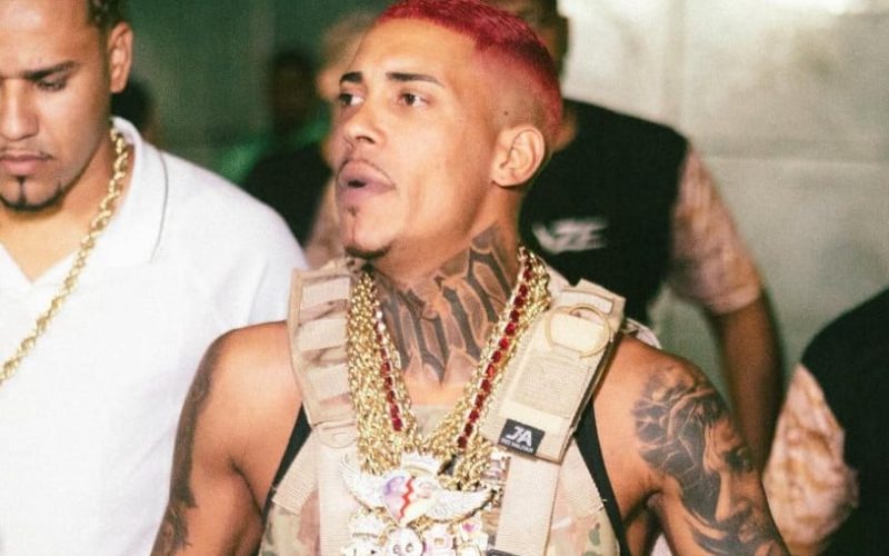 Mc Poze do Rodo tem casa invadida e é feito refém no Rio de Janeiro