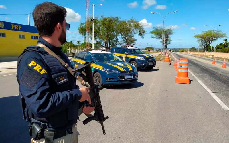 PRF prende homem com mandado de prisão por pensão alimentícia, em Rio Largo/AL