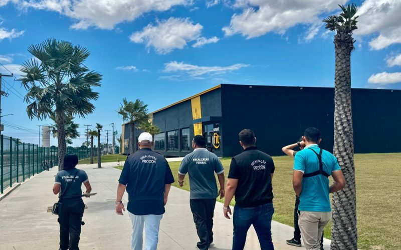 Operação do Procon e CREF fiscaliza academias e escolas particulares em Maceió