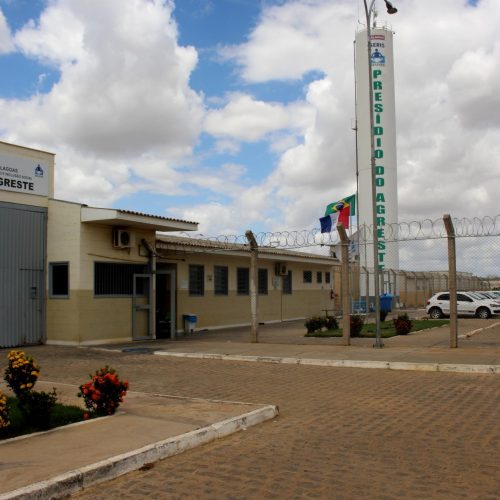 Ex-detento é executado a tiros ao deixar o Presídio do Agreste após receber alvará de soltura