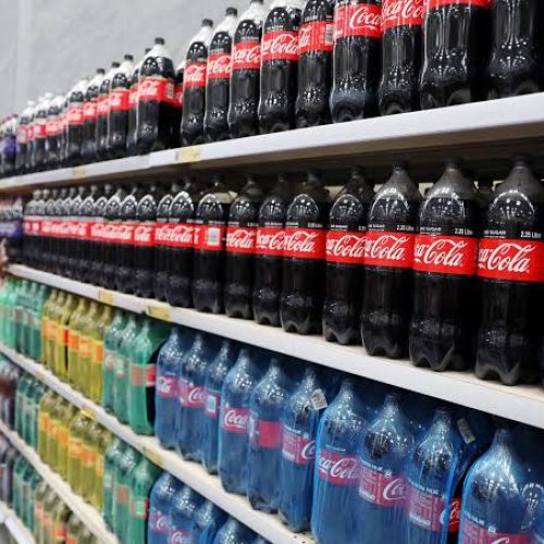Ranking indica os refrigerantes com maior teor de açúcar comercializados no Brasil