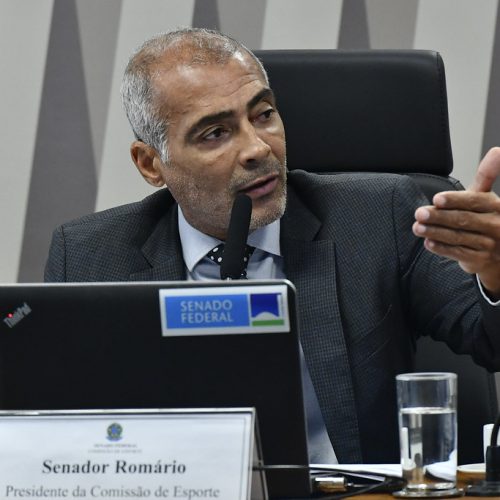 Romário é condenado a pagar R$ 2 milhões por fraude em processo de cobrança