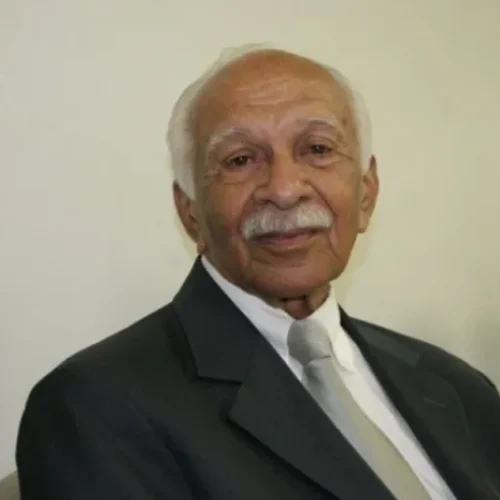 Câmara de Maceió homenageia professor José Moacir Teófilo com moções de pesar