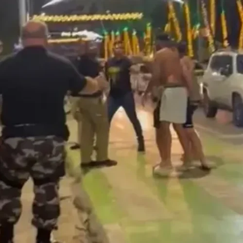 Confusão em frente a bar termina em agressão na orla da Ponta Verde, em Maceió