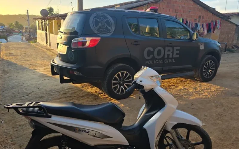 Moto roubada é recuperada em casa interditada pela Defesa Civil