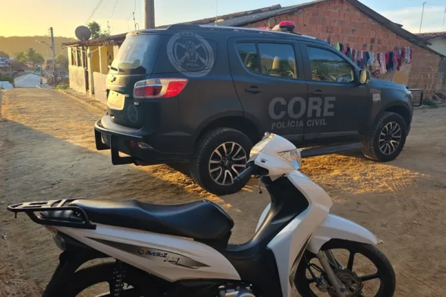 Moto roubada é recuperada em casa interditada pela Defesa Civil