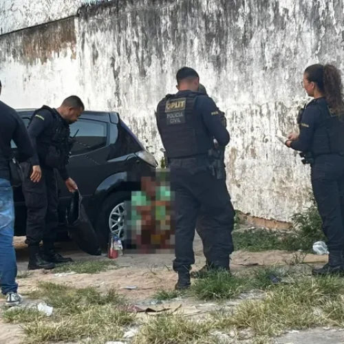 Oplit prende mulher em flagrante suspeita de furto à farmácia na Ponta Verde