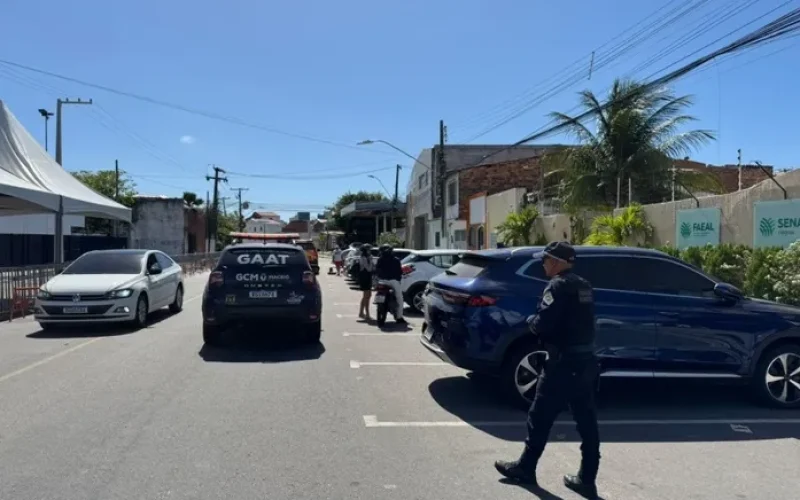 Operação flagra uso irregular de espaço público e atuação de flanelinhas em Maceió