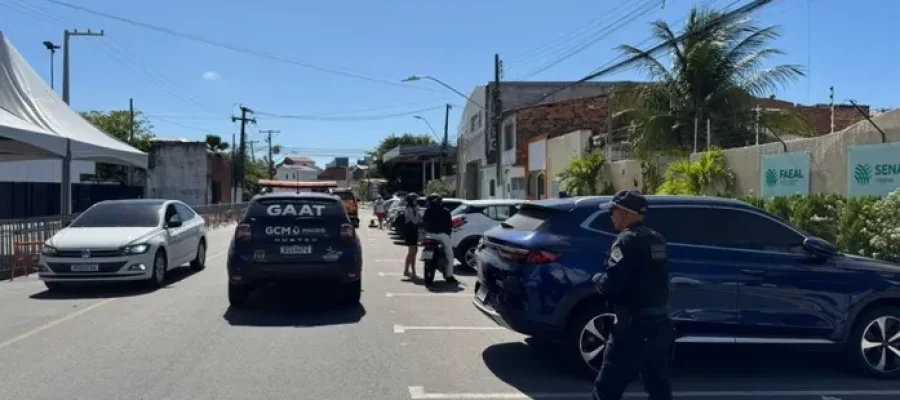 Operação flagra uso irregular de espaço público e atuação de flanelinhas em Maceió