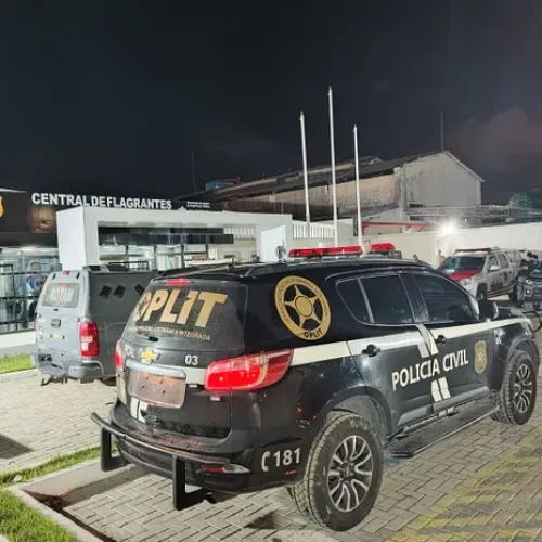 Homem é preso por tráfico de drogas após tentar fugir e invadir casa em Rio Largo