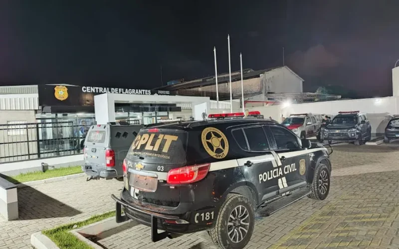 Homem é preso por tráfico de drogas após tentar fugir e invadir casa em Rio Largo