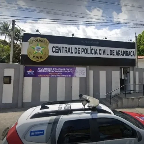 Mulher denuncia cárcere privado após ser trancada em banheiro pelo companheiro em Arapiraca