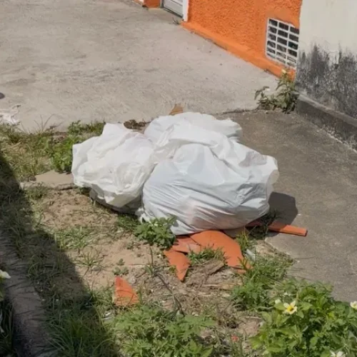 Pai de bebê encontrado no lixo afirma que esposa sofreu aborto espontâneo