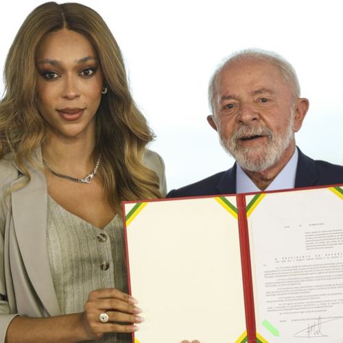 “Bolsonaristas são fissurados em mim”, diz Erika Hilton ao defender Lula e rebater vídeo que viralizou