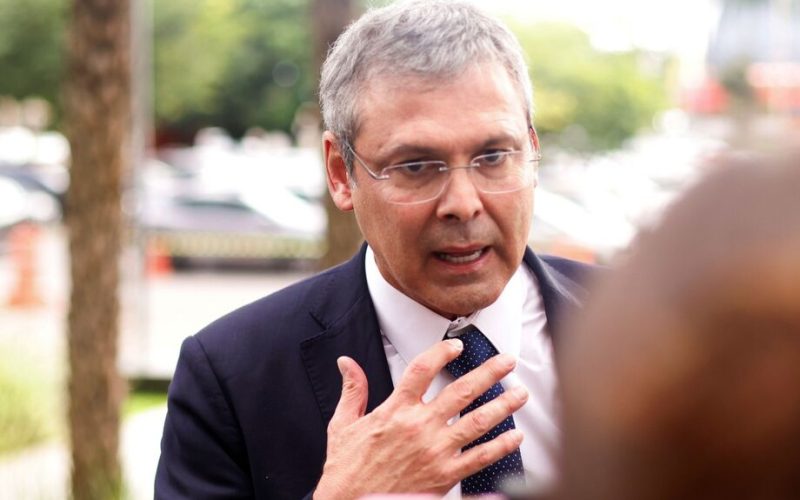 Lindbergh Farias critica ameaças dos EUA e fala em “ataque à soberania do Brasil”