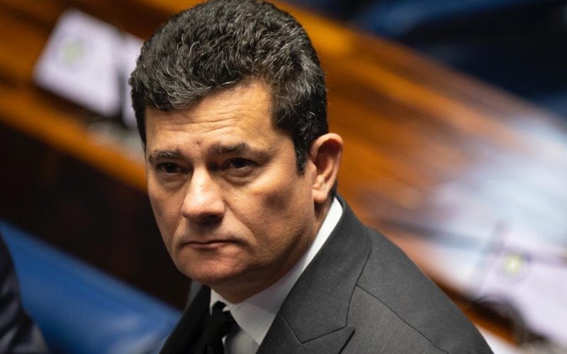 Moro celebra sanção de Lula a lei que criminaliza conspiração contra agentes públicos