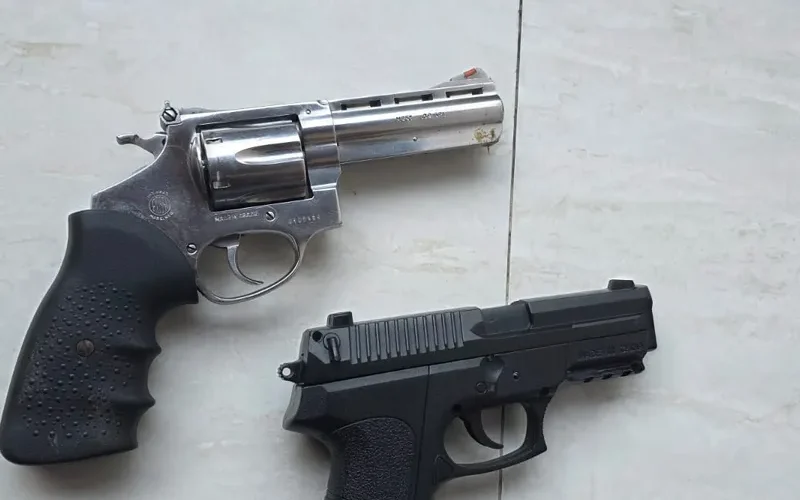 Servidor municipal é preso suspeito de guardar armas para facção em Maragogi