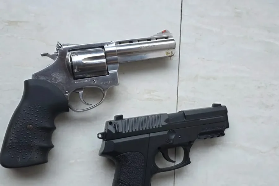 Servidor municipal é preso suspeito de guardar armas para facção em Maragogi