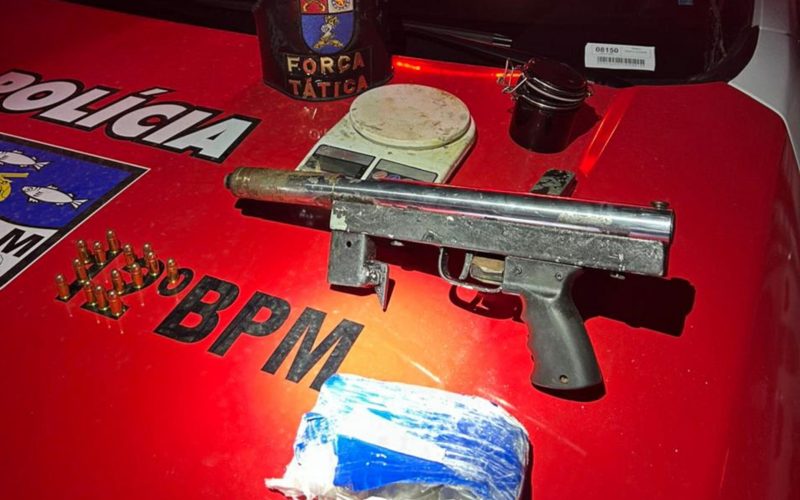 Submetralhadora é apreendida pela Polícia Militar em residencial da parte alta de Maceió