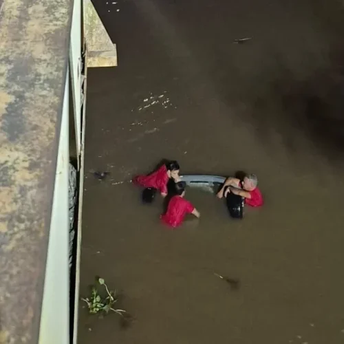Homens levam R$ 70 mil de lotérica, mas dinheiro fica no Rio Mundaú após acidente; sacola com valor ainda não foi localizada