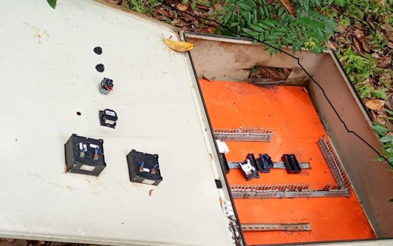 Vandalismo e furto de equipamentos interrompem abastecimento de água em Riacho Doce