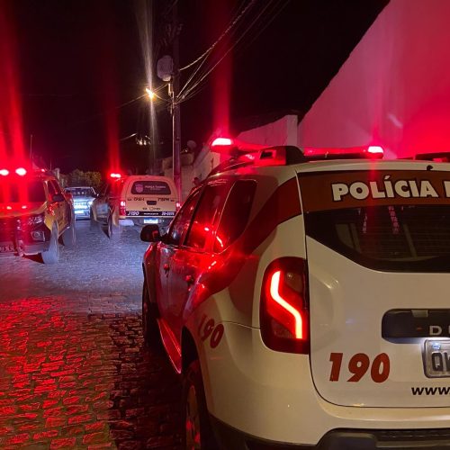 Mulher é presa após esfaquear companheiro em Cruz das Almas
