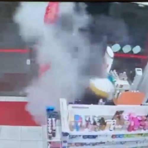 Vídeo mostra confronto entre suspeito e PM durante tentativa de roubo a farmácia