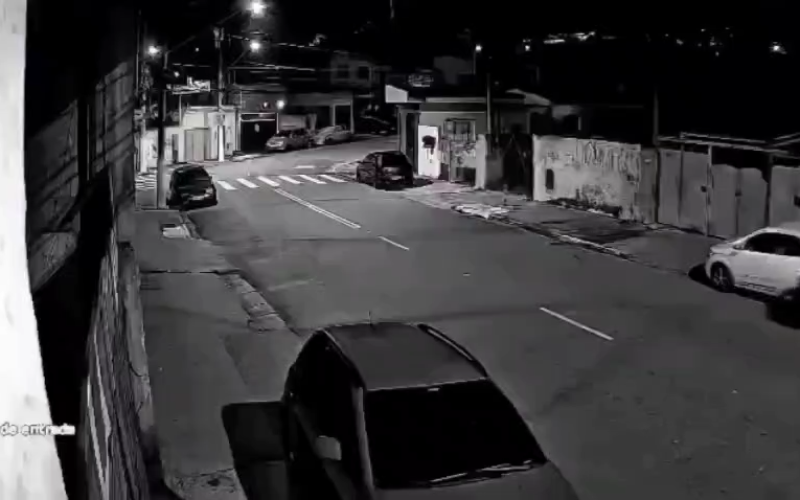 Guarda reage a abordagem e mata adolescente durante assalto; veja vídeo