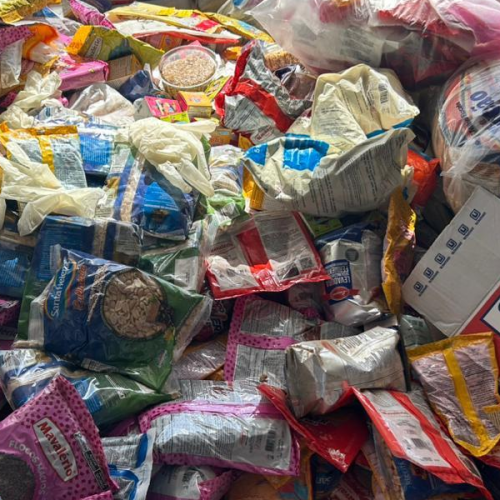 Vigilância Sanitária apreende mais de meia tonelada de alimentos vencidos em mercado do Jacintinho