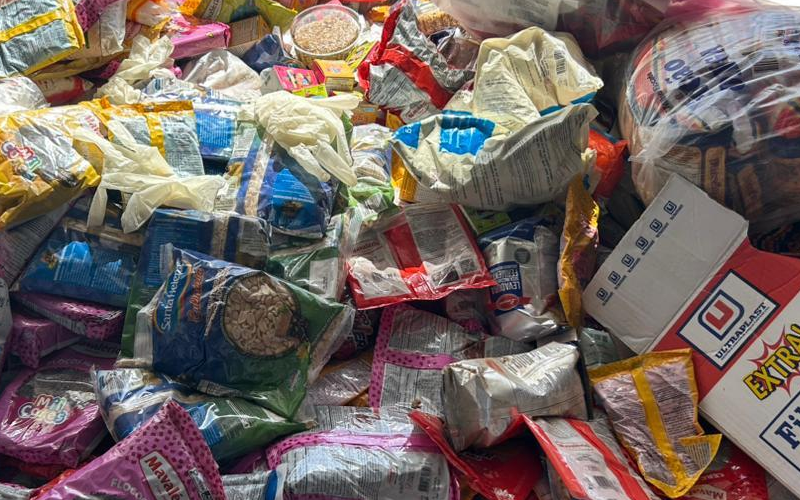 Vigilância Sanitária apreende mais de meia tonelada de alimentos vencidos em mercado do Jacintinho