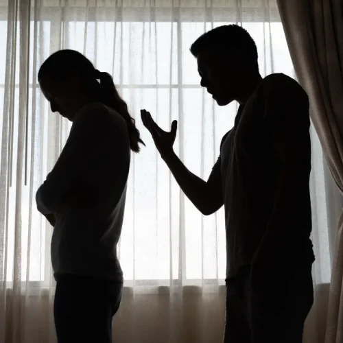 Projeto prevê afastamento de servidoras vítimas de violência por até seis meses