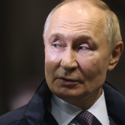 Putin faz alerta sobre poder nuclear russo e diz que rivais “vão se arrepender”
