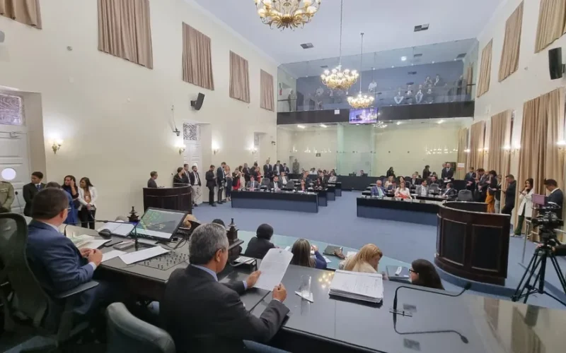 Deputados da ALE aprovam moção de pesar e prestam homenagem ao ex-prefeito de Quebrangulo, Marcelo Lima