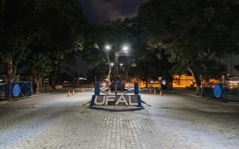 Ufal decide aceitar matrículas de autistas apenas com laudo médico e sem banca de avaliação