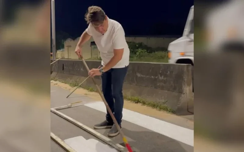 Falta de recursos para pintar faixa de pedestre leva vereador a “pôr a mão na massa”