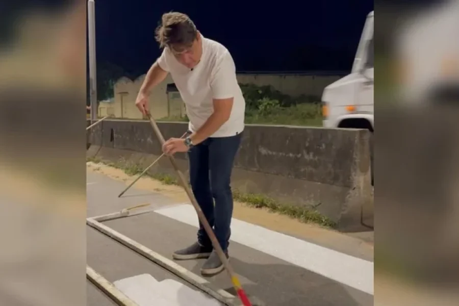 Falta de recursos para pintar faixa de pedestre leva vereador a “pôr a mão na massa”