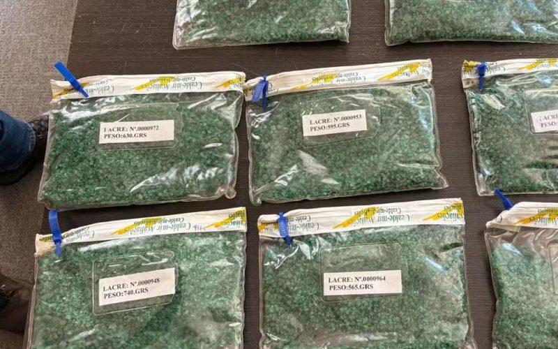 Operação apreende R$ 2 milhões e esmeraldas e expõe rombo bilionário do Grupo Refit, maior devedor de impostos do país