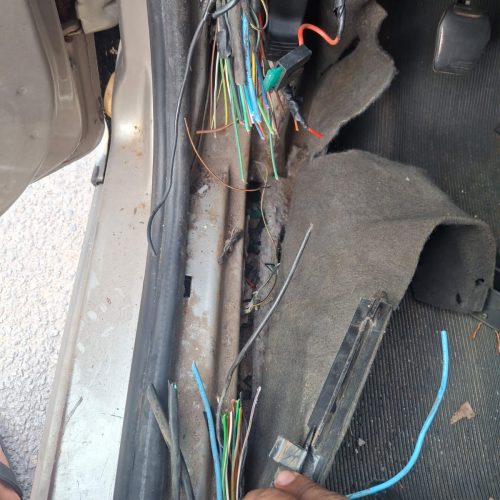 Ladrões agem de “cara limpa” e furtam ferramentas de veículo em Maceió