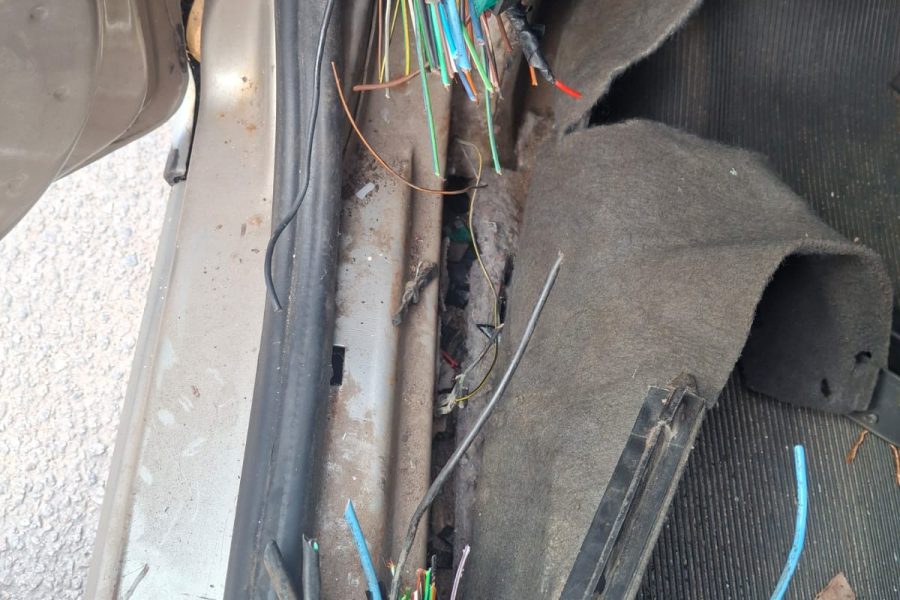 Ladrões agem de “cara limpa” e furtam ferramentas de veículo em Maceió